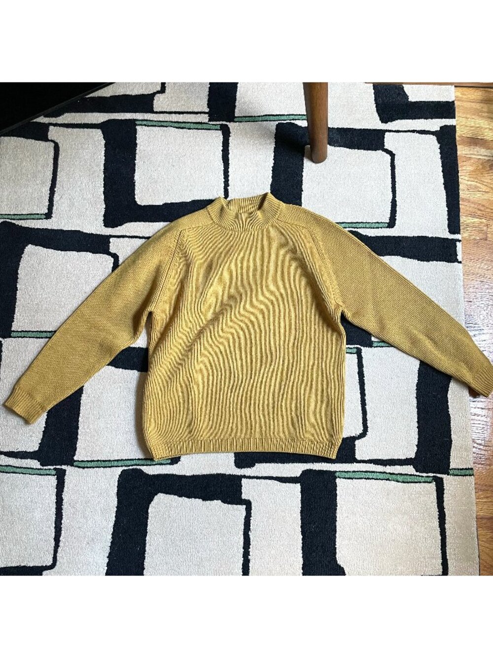 EUC Vintage Mustard 100% Wool Sweater Size L